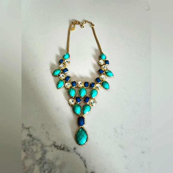 Beautiful statement necklace by Amrita Singh! - Picture 2 of 7